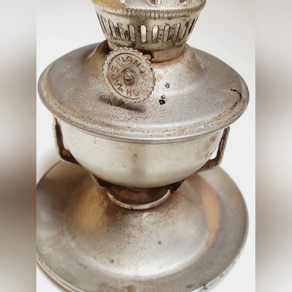 Vintage Handheld Swivel Kerosene Oil Lamp Lantern Made In Hong Kong